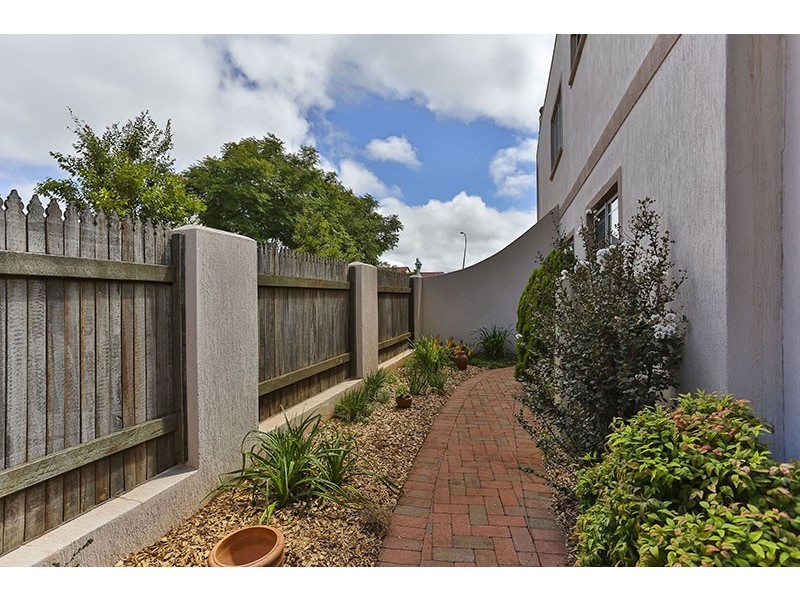 3/6 Gabrielle Street, Kearneys Spring QLD 4350