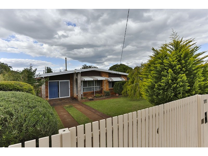 191 Alderley Street, Centenary Heights QLD 4350