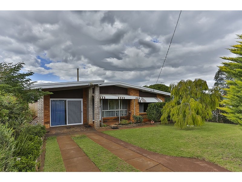 191 Alderley Street, Centenary Heights QLD 4350