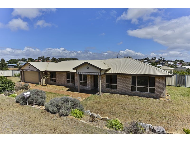 52 Belclaire Drive, Westbrook QLD 4350