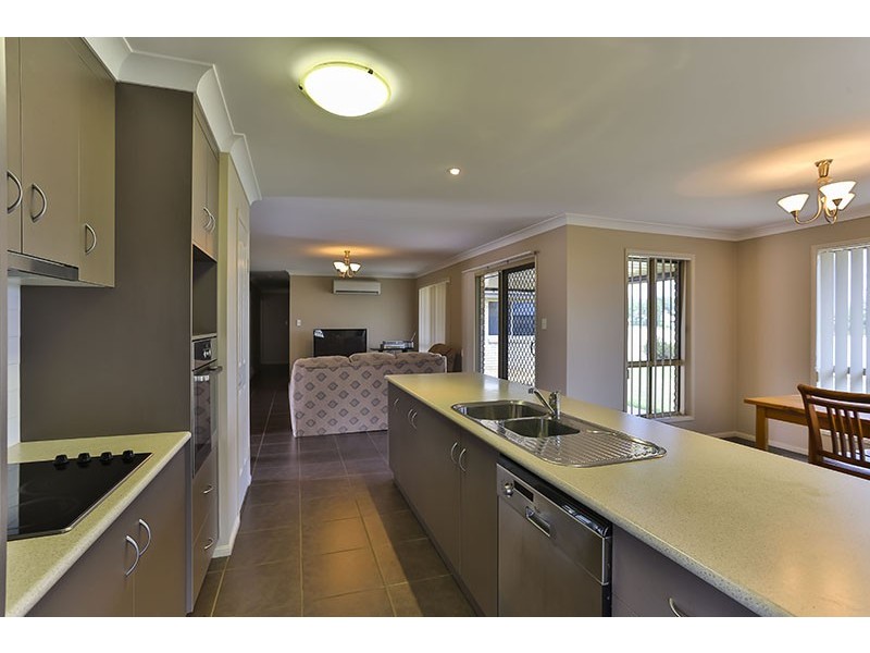 52 Belclaire Drive, Westbrook QLD 4350