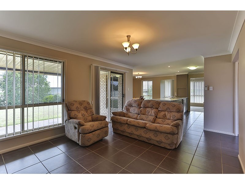 52 Belclaire Drive, Westbrook QLD 4350