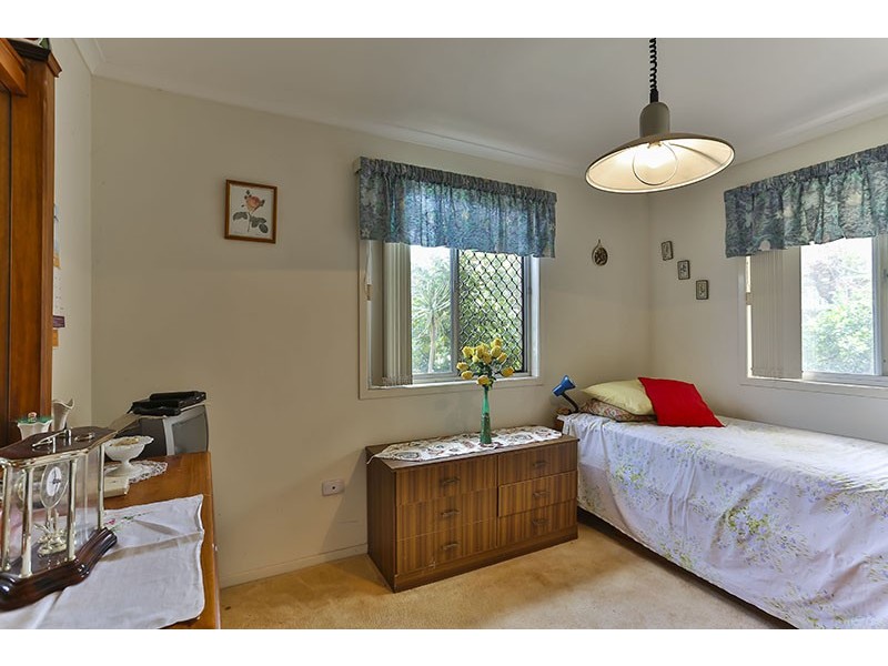 5 Sampson Street, Wilsonton QLD 4350
