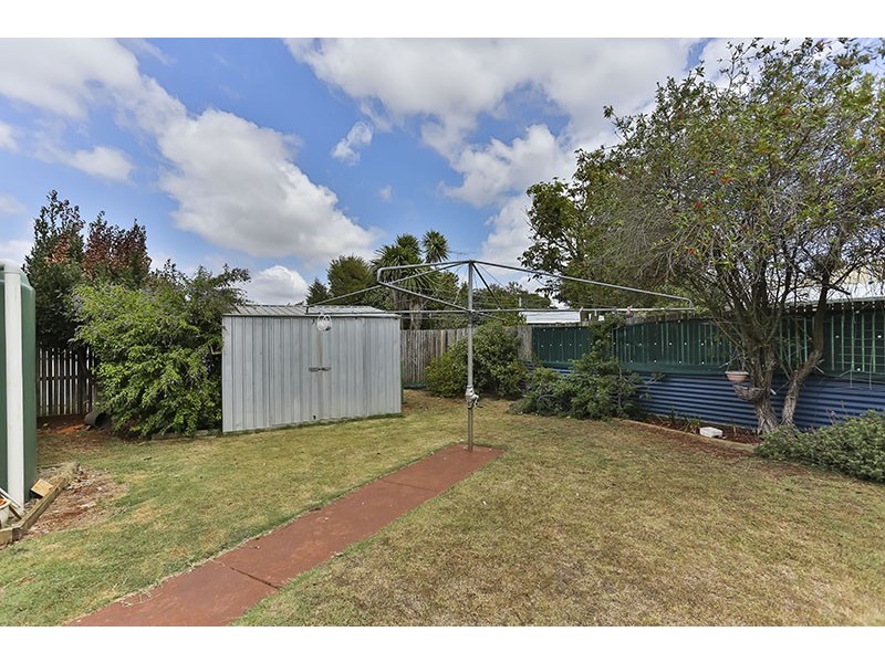 5 Sampson Street, Wilsonton QLD 4350