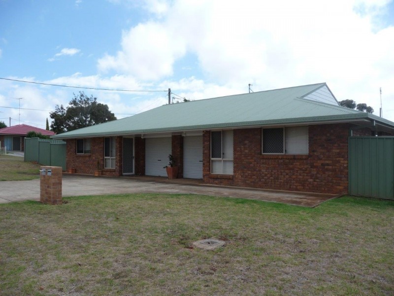 6 Kuhn Street, Kearneys Spring QLD 4350