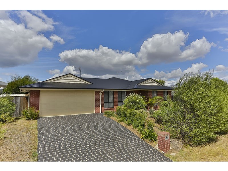 25 Wareena Crescent, Glenvale QLD 4350