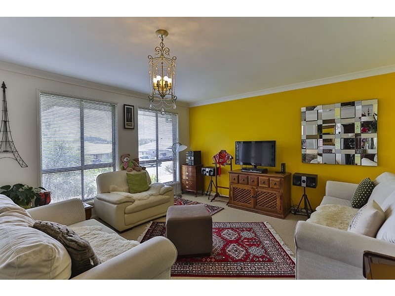 25 Wareena Crescent, Glenvale QLD 4350