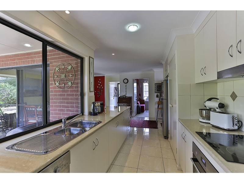 25 Wareena Crescent, Glenvale QLD 4350