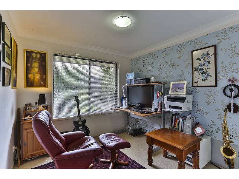 25 Wareena Crescent, Glenvale QLD 4350