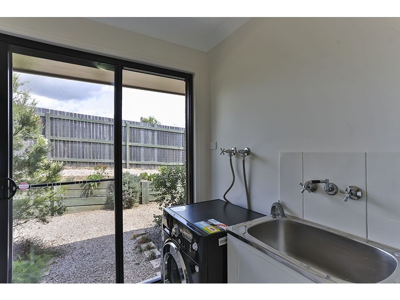25 Wareena Crescent, Glenvale QLD 4350