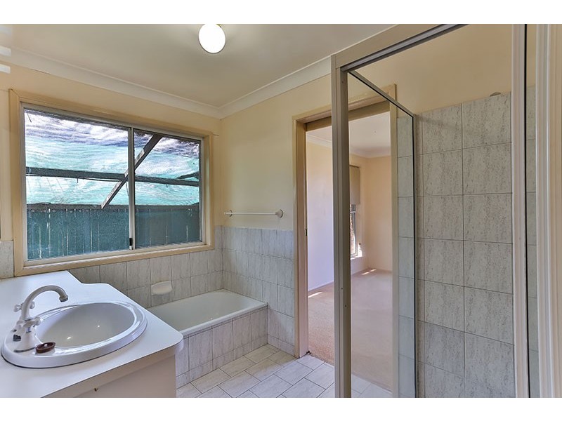 37 Seppelt Street, Wilsonton Heights QLD 4350