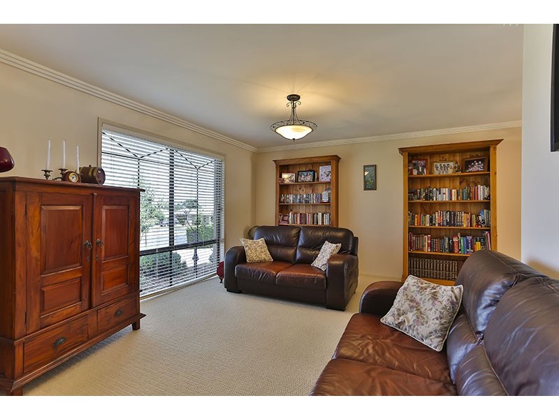 22 Hinchliffe Drive, Kearneys Spring QLD 4350