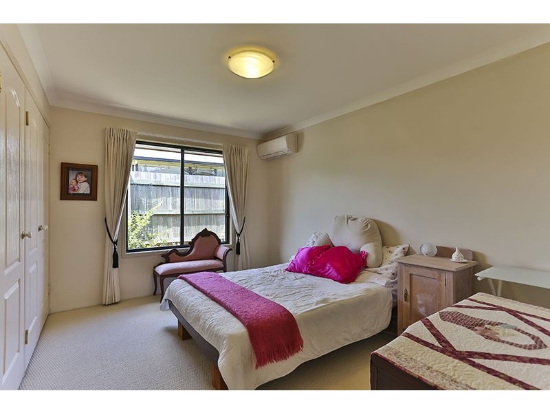 22 Hinchliffe Drive, Kearneys Spring QLD 4350