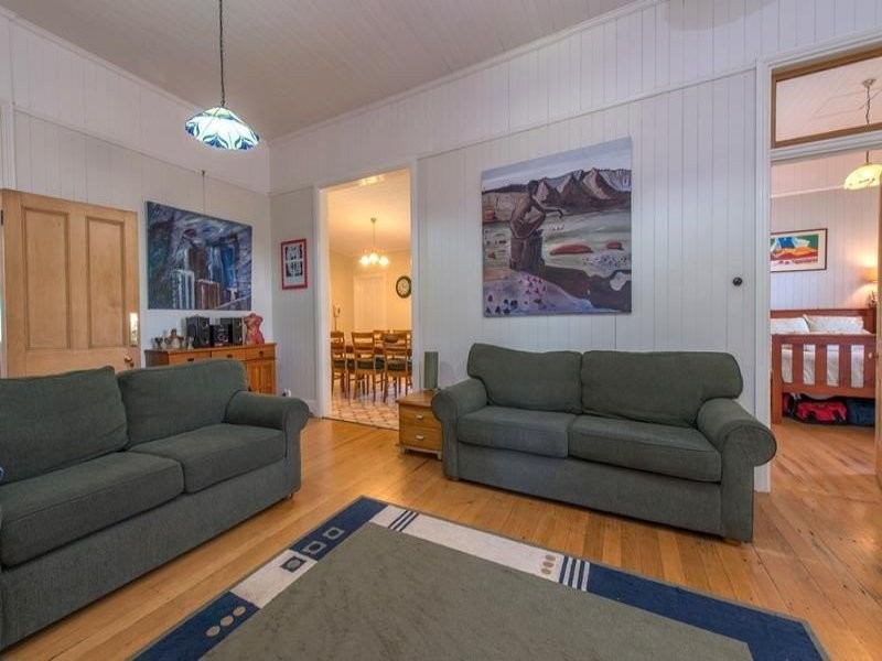 25 Phillip Street, East Toowoomba QLD 4350