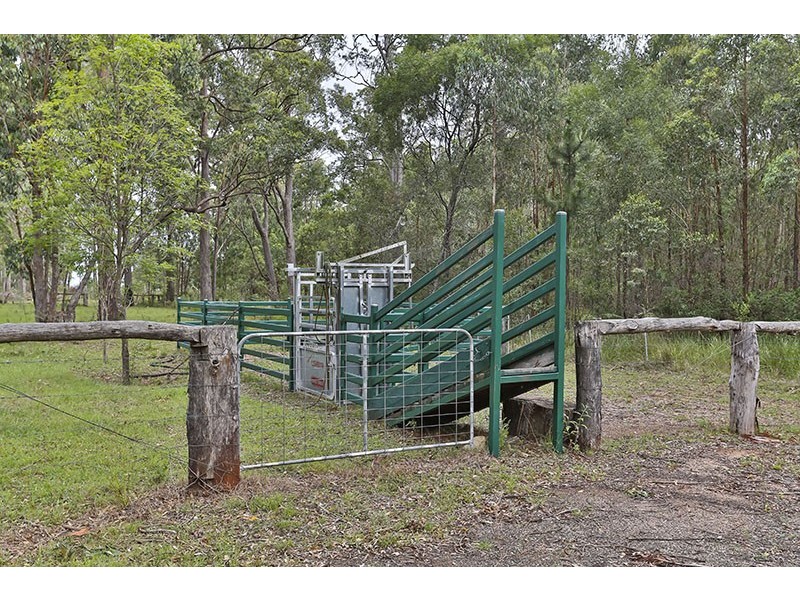 61 Zeller Road, Geham QLD 4352