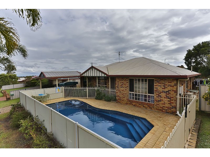 9 Dalrello Court, Glenvale QLD 4350