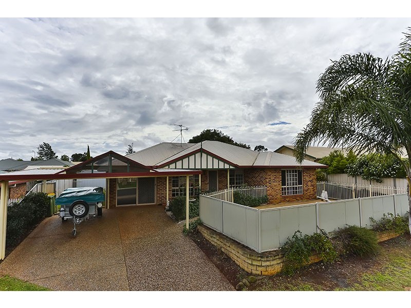 9 Dalrello Court, Glenvale QLD 4350