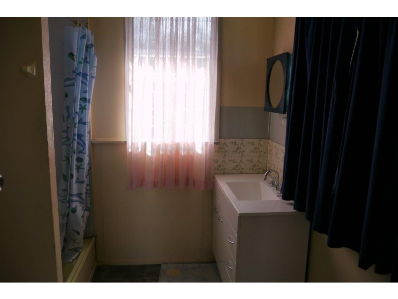 7 Alfred Street, Cambooya QLD 4358