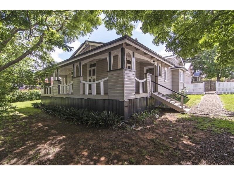 38 Lindsay Street, East Toowoomba QLD 4350