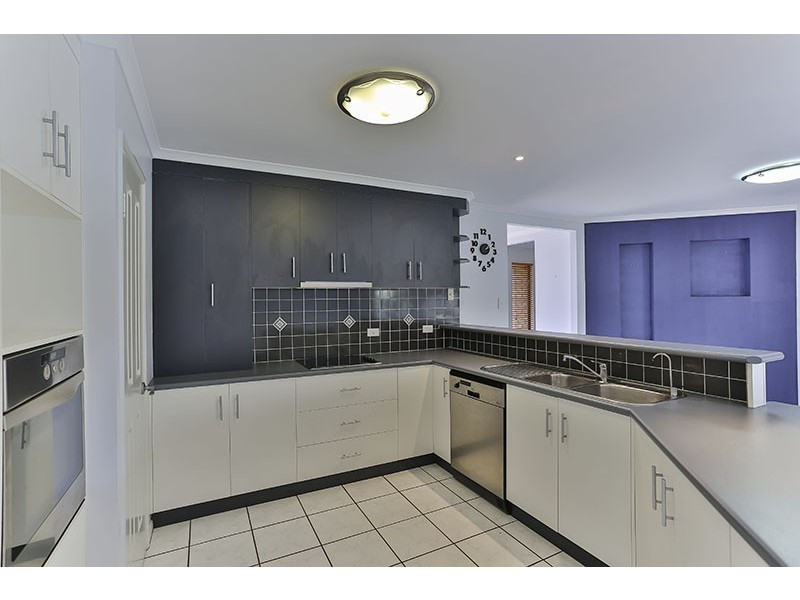 14 Shelton Crescent, Kearneys Spring QLD 4350