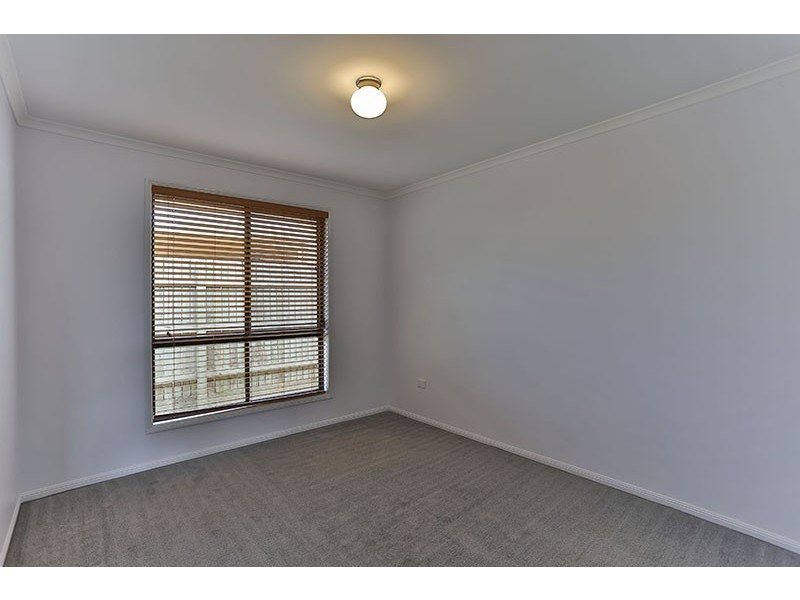 14 Shelton Crescent, Kearneys Spring QLD 4350