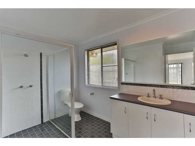 14 Shelton Crescent, Kearneys Spring QLD 4350