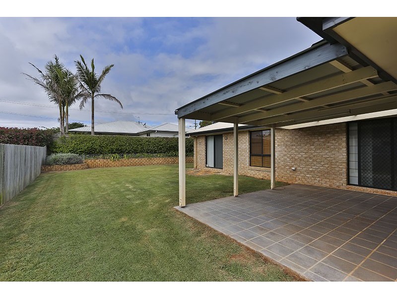 14 Shelton Crescent, Kearneys Spring QLD 4350