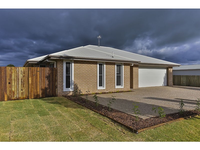 Villa 2/4 Highgrove Drive, Highfields QLD 4352