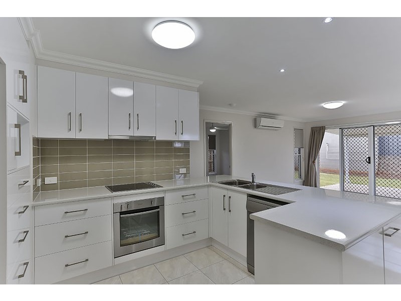 Villa 2/4 Highgrove Drive, Highfields QLD 4352