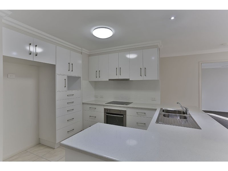 Villa 2/4 Highgrove Drive, Highfields QLD 4352