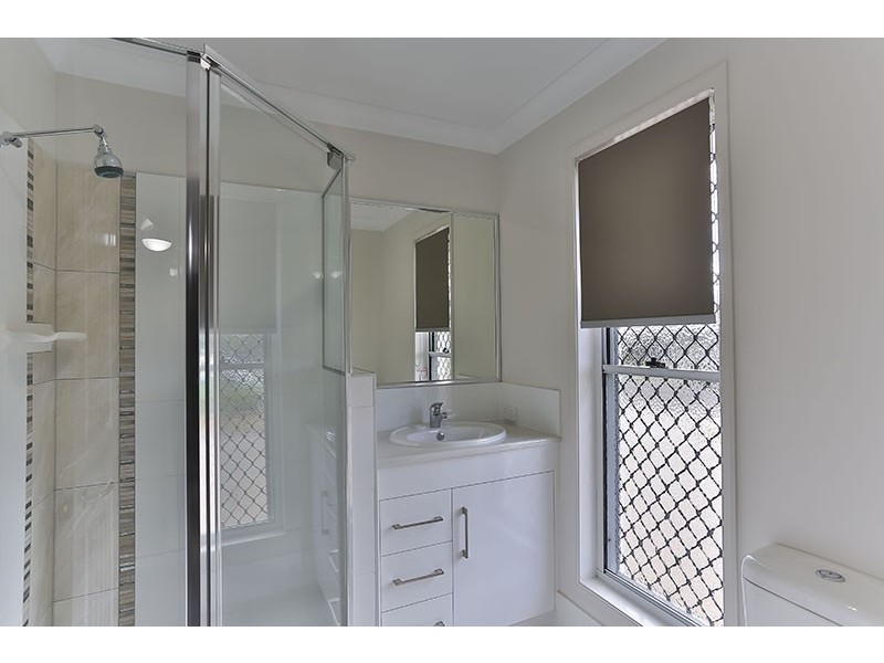 Villa 2/4 Highgrove Drive, Highfields QLD 4352