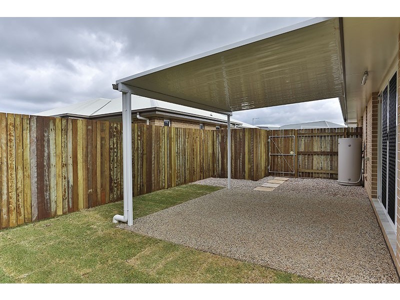 Villa 2/4 Highgrove Drive, Highfields QLD 4352