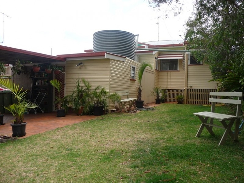 17 Llewellyn Street, Centenary Heights QLD 4350