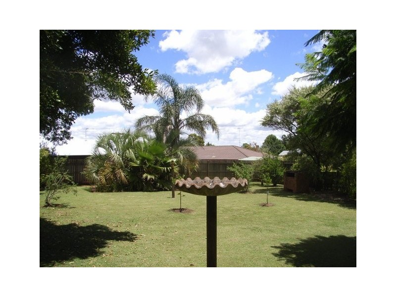 17 Llewellyn Street, Centenary Heights QLD 4350