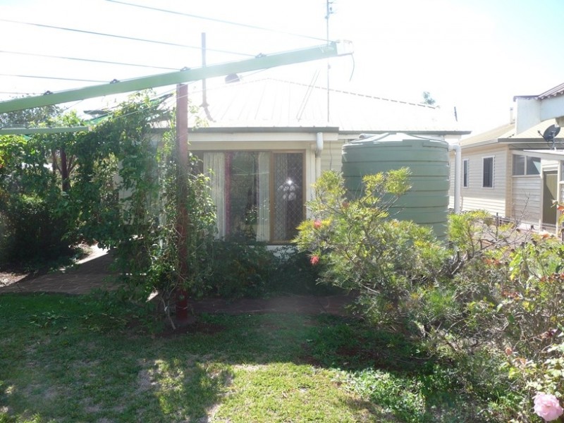 10 Goode Street, Newtown QLD 4350