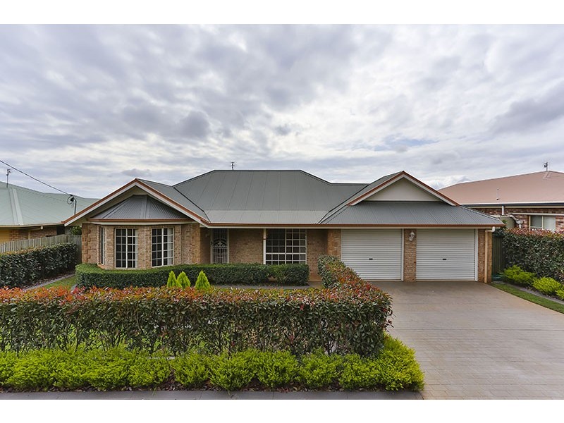 147 Spring Street, Middle Ridge QLD 4350