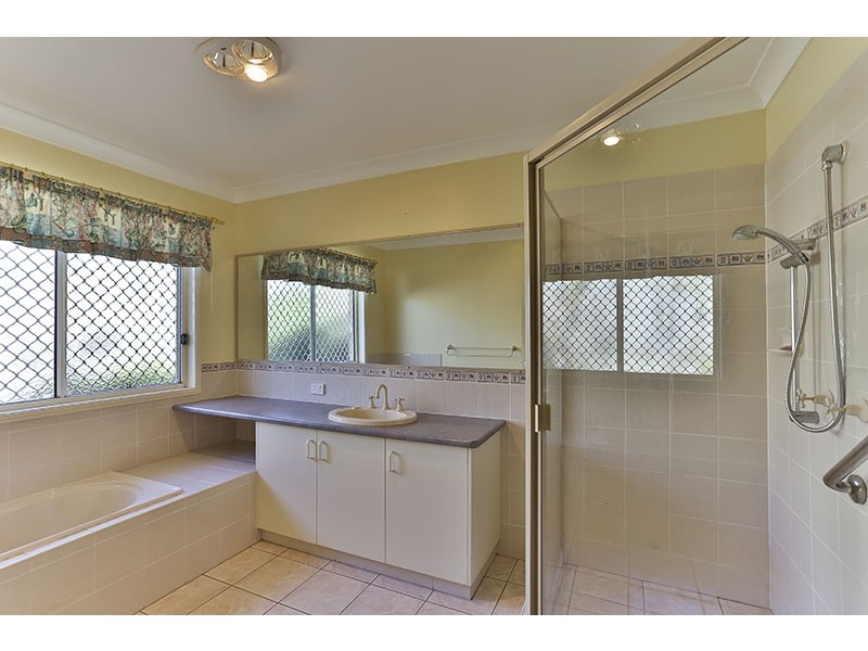 15 Buckle Court, Middle Ridge QLD 4350