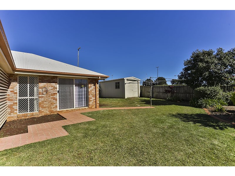 15 Buckle Court, Middle Ridge QLD 4350
