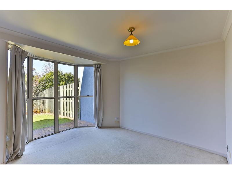 2/247 Herries Street, Newtown QLD 4350