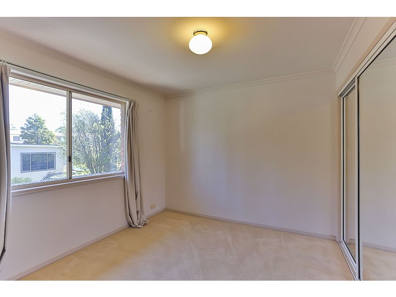 2/247 Herries Street, Newtown QLD 4350