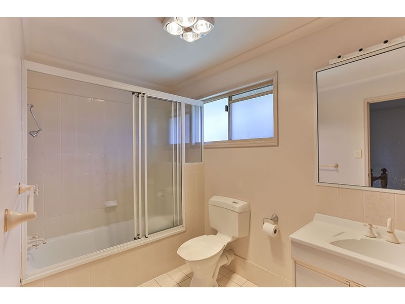 2/247 Herries Street, Newtown QLD 4350