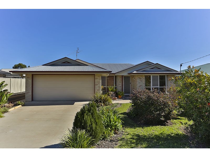 24 Sinclair Street, Wyreema QLD 4352