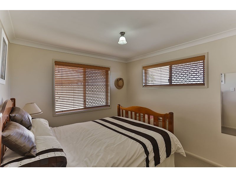 24 Sinclair Street, Wyreema QLD 4352