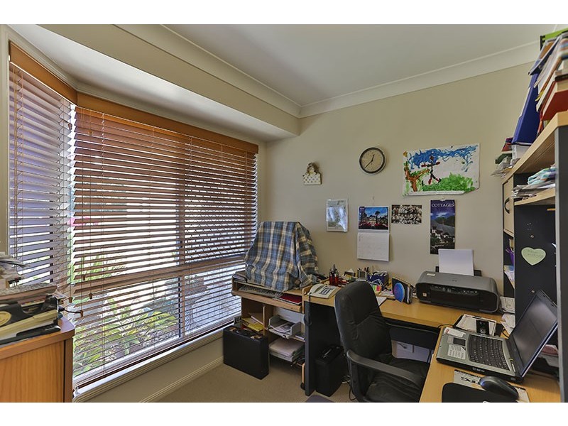 24 Sinclair Street, Wyreema QLD 4352
