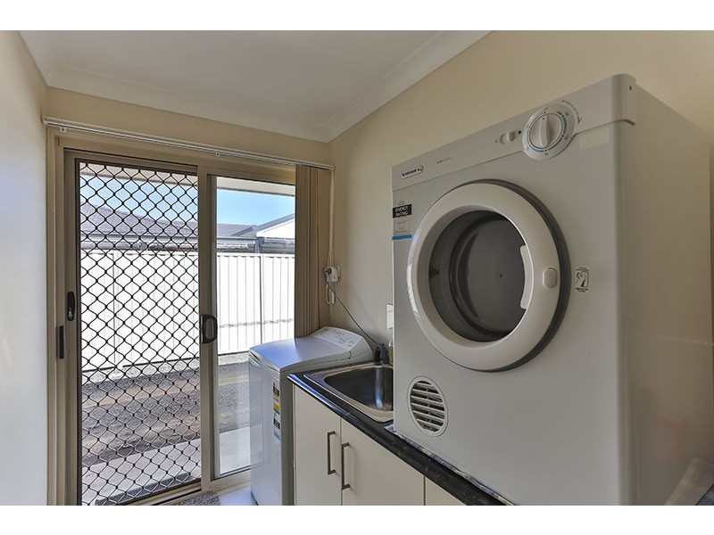 24 Sinclair Street, Wyreema QLD 4352