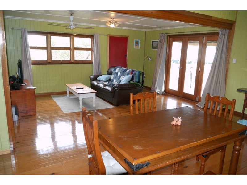 15 Daly Street, Quinalow QLD 4403