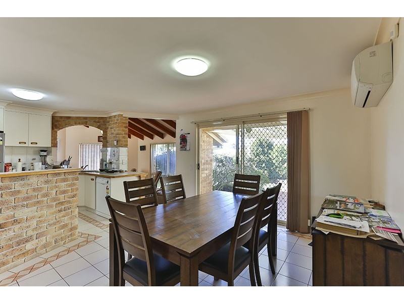 8 Lorraine Crescent, Centenary Heights QLD 4350