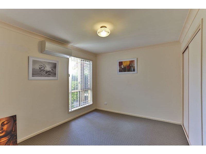 8 Lorraine Crescent, Centenary Heights QLD 4350