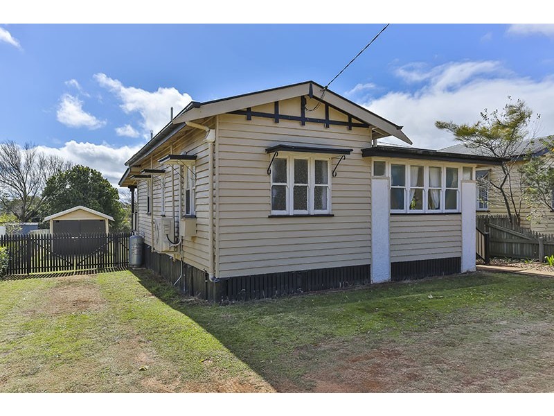 17 Dalmeny Street, Wilsonton QLD 4350