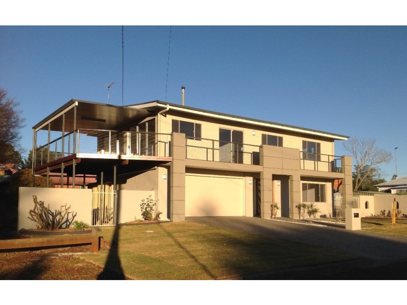 2 Harris Street, Harristown QLD 4350